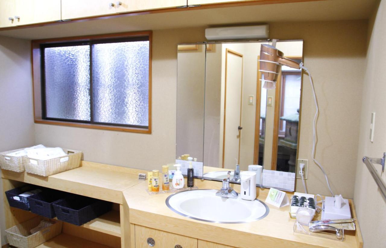藤花楼 Kamakura Bed & Breakfast Yamanouchi  Bagian luar foto